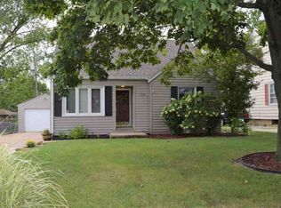 4229 N Gate Ridge Rd, Peoria, IL 61614