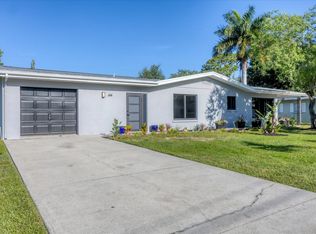 104 24th St NE, Bradenton, FL 34208