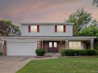 3185 Lancaster Dr, Sterling Heights, MI 48310