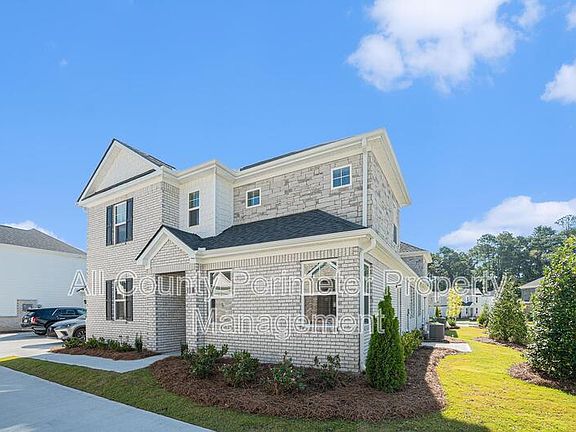 3rd image of 607 Silver Moon Dr