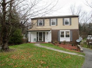 1084 Evergreen Dr, Pittsburgh, PA