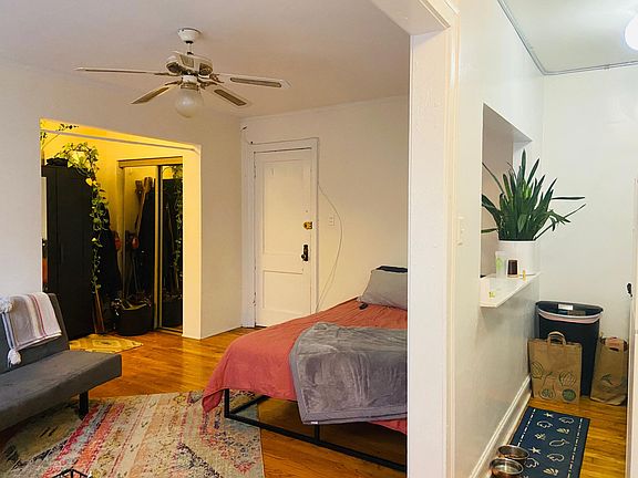 2nd image of 3342-3345 N Marshfield Ave #49