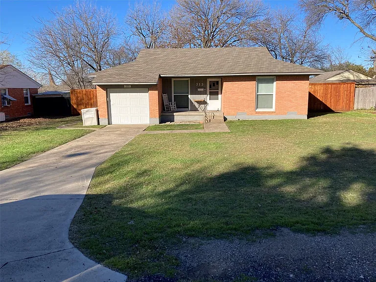 313 Hillcrest Ave — Photo 4