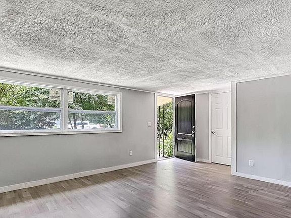 3rd image of 95 Machelle Dr