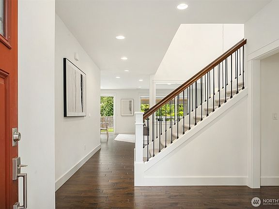 2nd image of 8728 124th Avenue NE