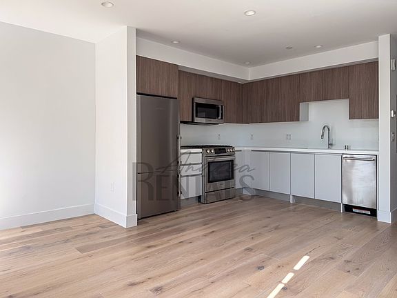 5th image of 2747 San Pablo Ave #216