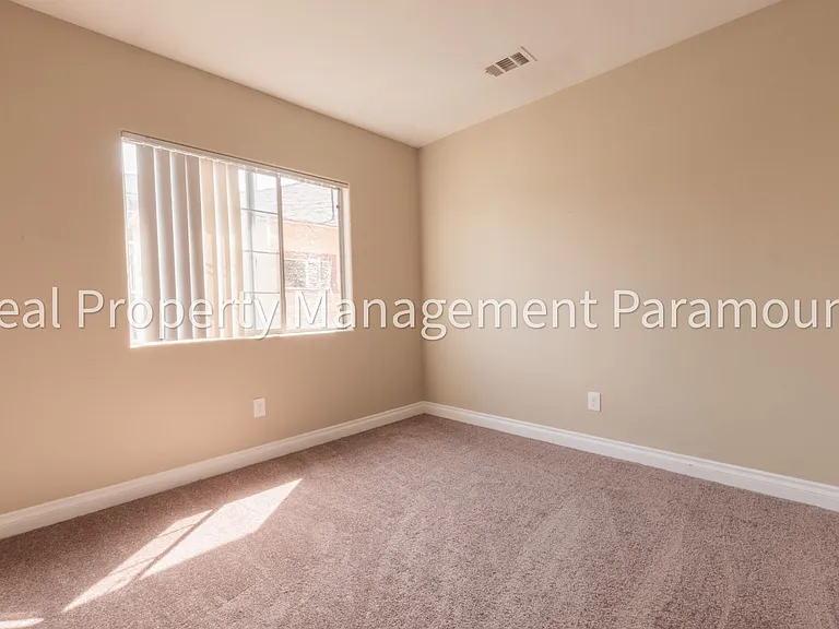 3831 S Wall St — Photo 11