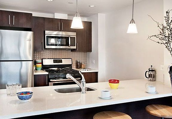 4th image of 2638 21st St APT 12F