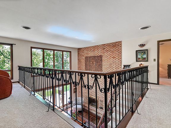 5th image of 5017 Brookview Rd