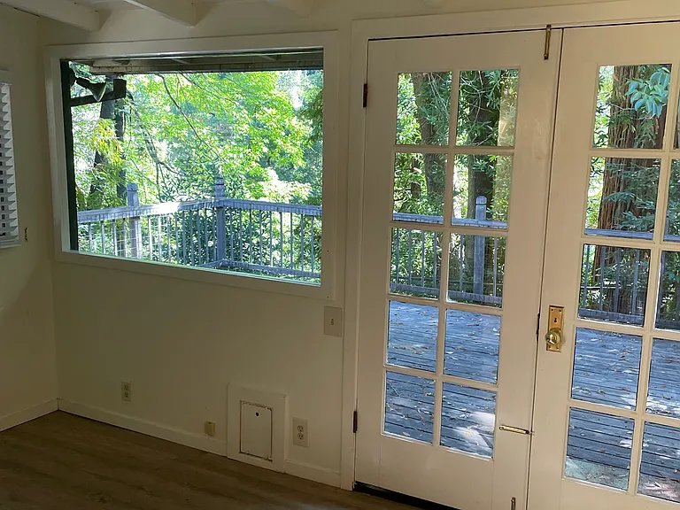 10030 Riverside Dr — Photo 11