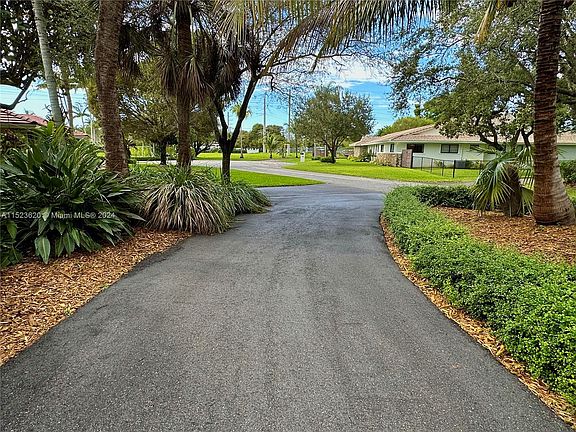 3rd image of 7420 SW 144th Ter