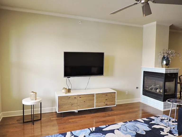 2800 Sandage Ave #303 — Photo 4
