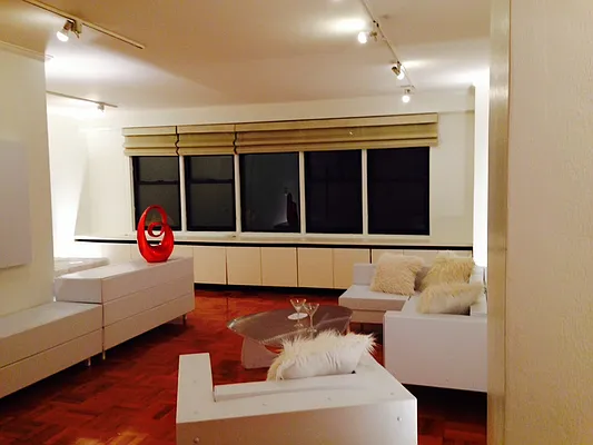 Sold by Manhattan Boutique Real Estate | media 21