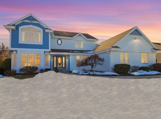 N52W17247 Hidden Ln, Menomonee Falls, WI 53051