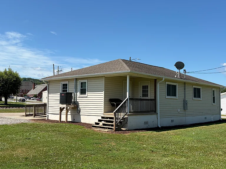 13 Depot St — Photo 2