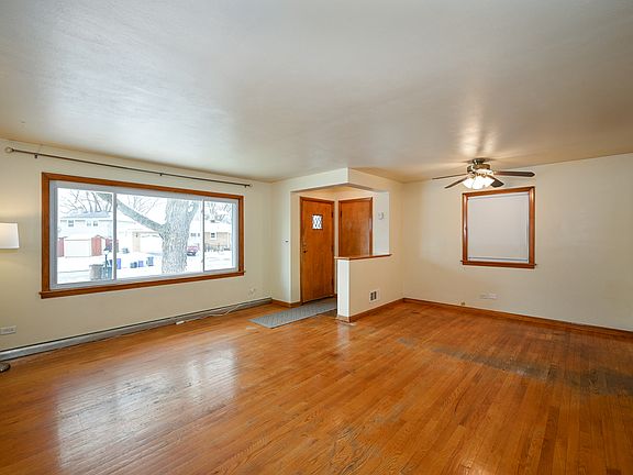 5th image of 304 E Elm St