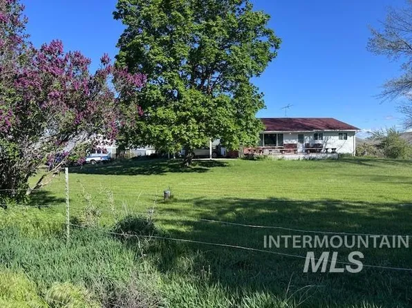10040 E Gatfield Rd, Emmett, ID 83617