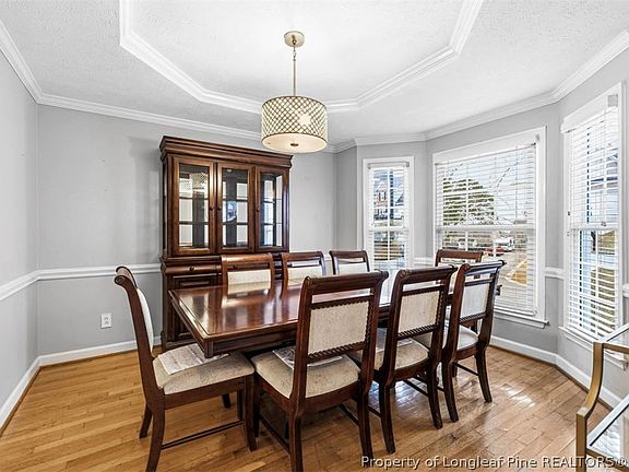 5th image of 403 Lionshead Rd