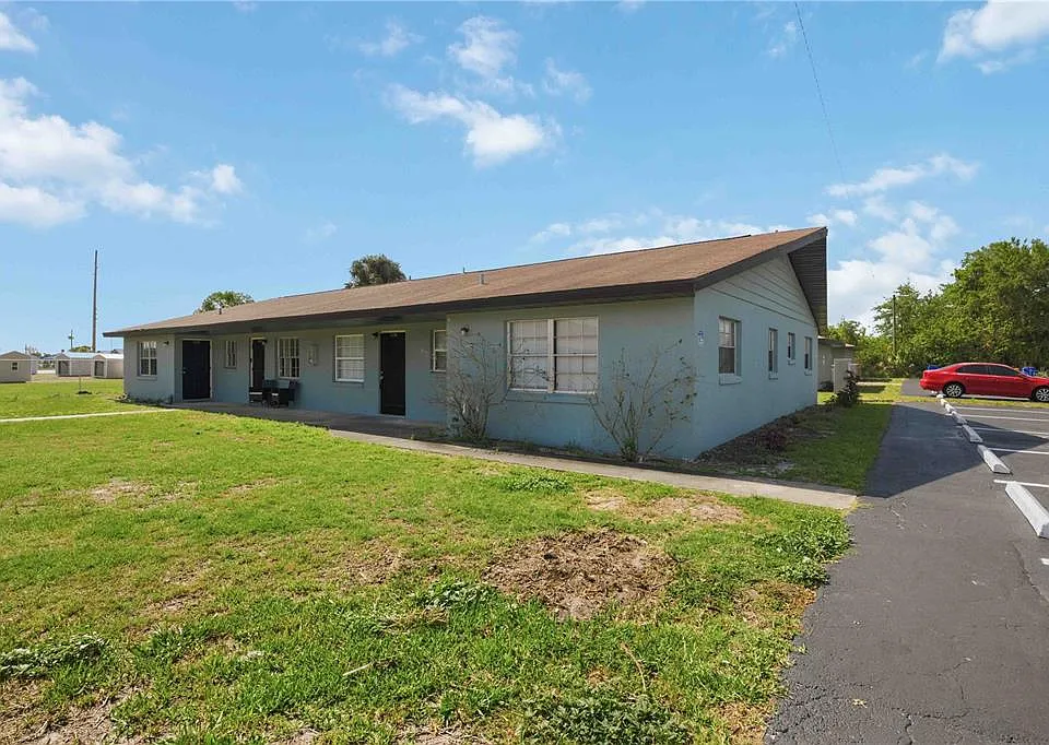 1118 Melody Ln