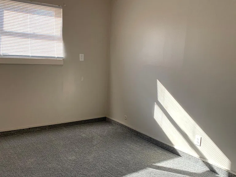 2314 W Savannah St — Photo 11