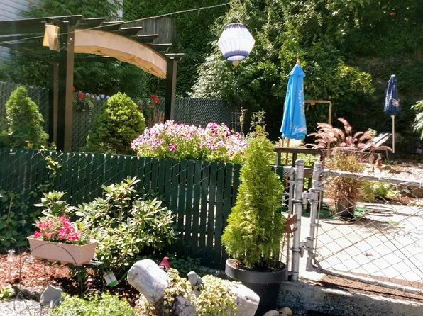 Astra Plaza, 1229 SW 126th St APT 10, Burien, WA 98146