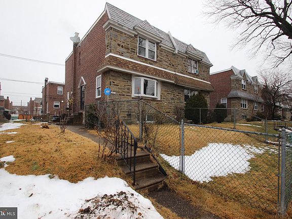 3rd image of 1205 Devereaux Ave