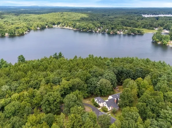 35 Timberlane Rd, Hampstead, NH 03841