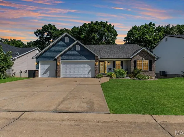 1823 Iron Mountain Dr, Festus, MO 63028