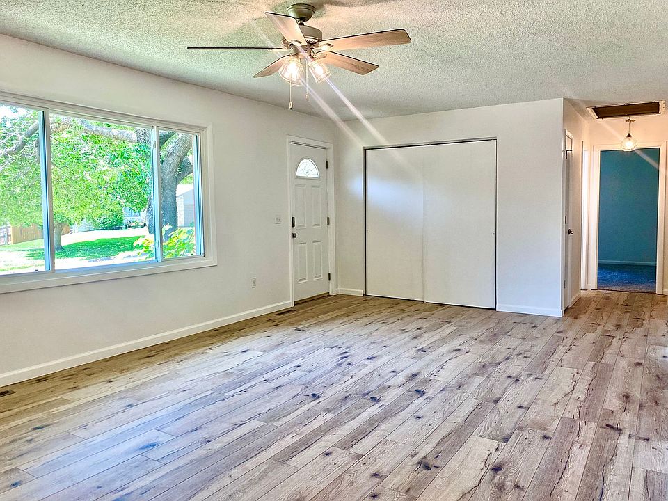 138 Riverview Dr, Wamego, KS 66547 Zillow