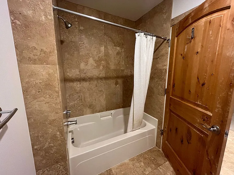 838 SE 38th Ave #302 — Photo 24