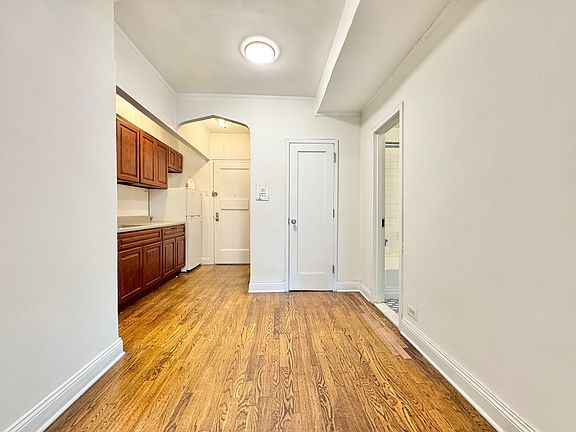 5th image of 4106 Case St APT 1F