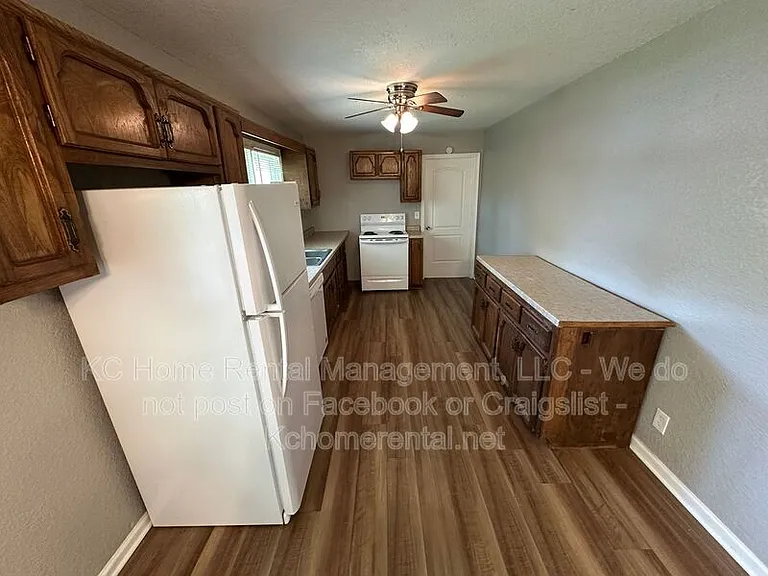 515 S Forest Ave — Photo 4