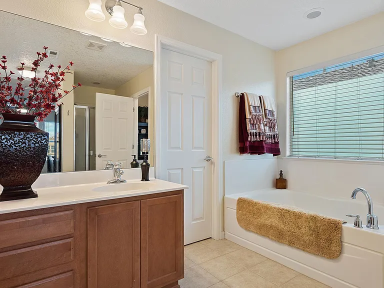 303 Tierra Rosa Pl NE — Photo 18