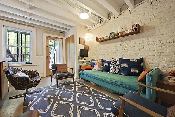 Rented by Owner | media 9