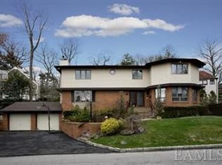 15 Wyndham Rd, Scarsdale, NY 10583