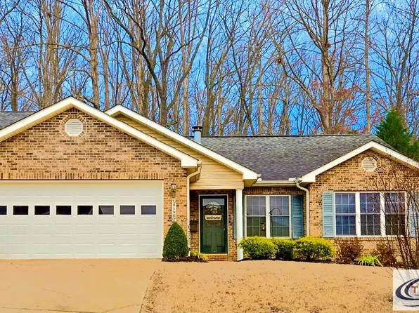 319B Paris Harbor Dr, Paris, TN 38242