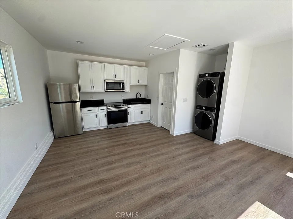 1415 E Gary Pl #B
