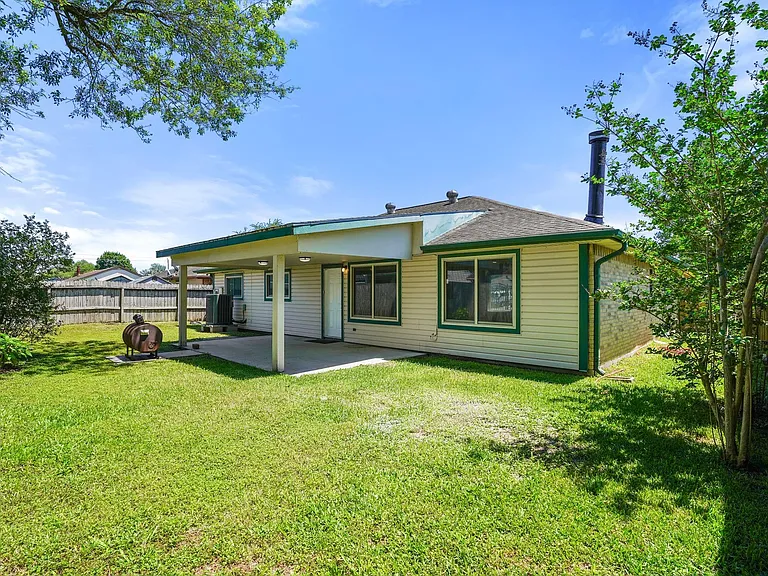 9731 Shell Rock Rd — Photo 20