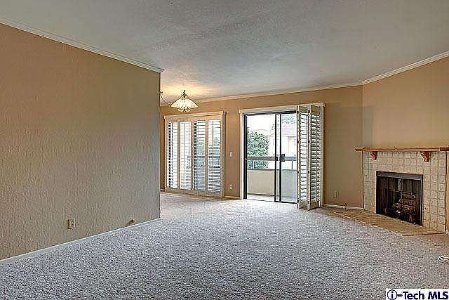 1st image of 460 Oak St APT 320