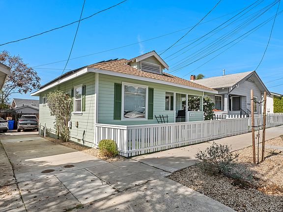 3rd image of 4042 34th St
