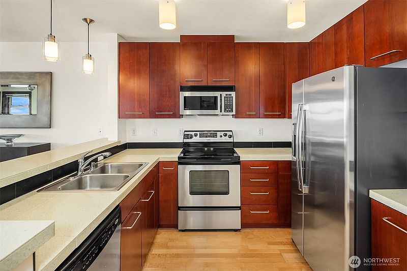4th image of 655 Crockett Street #B301