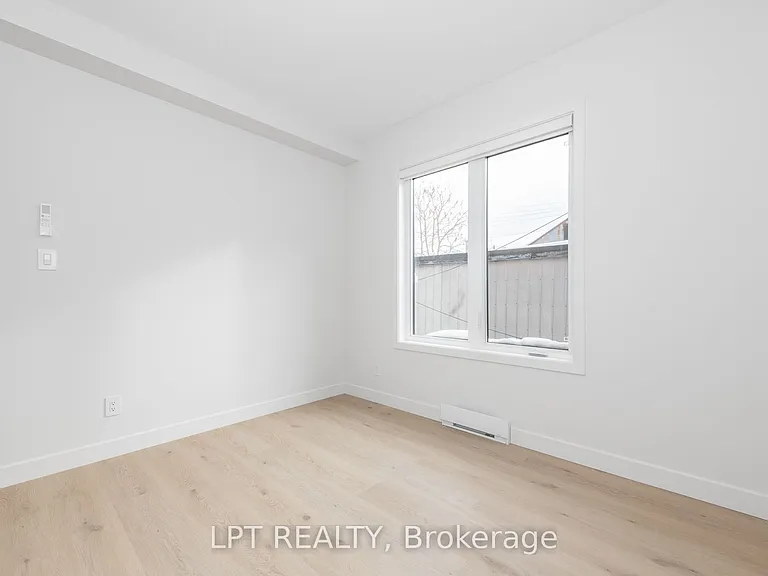 250 Shakespeare St #4 — Photo 16