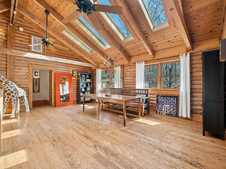 2nd Floor Landing