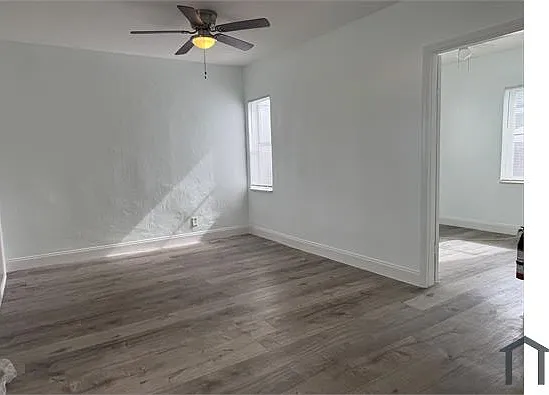 1020 N 19th Ave — Photo 10