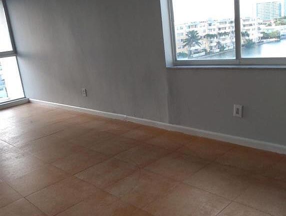 4th image of 8001 Crespi Blvd APT 5C