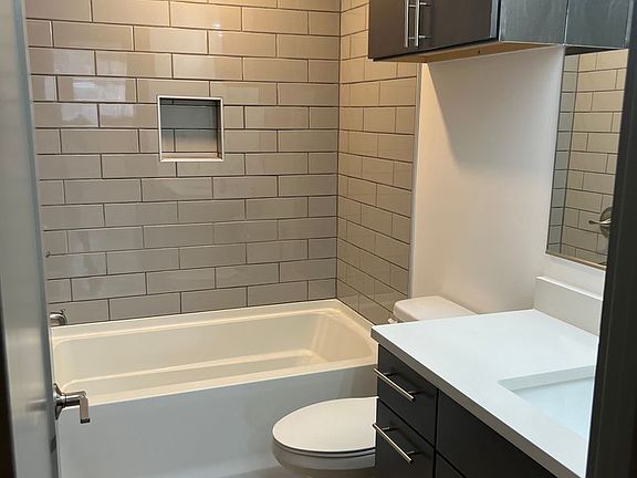 5th image of 1711 E Main St #5200