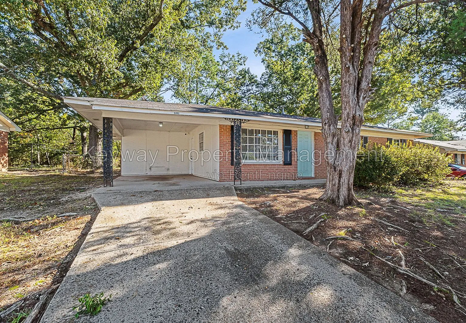 3 bed, 1.5 bath, 1025 sqft, $1,235 — Photo 2