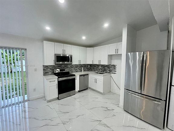 5th image of 11040 SW 52nd Dr #11040