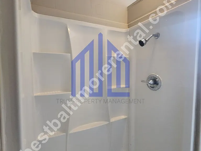 2535 Greenmount Ave — Photo 6