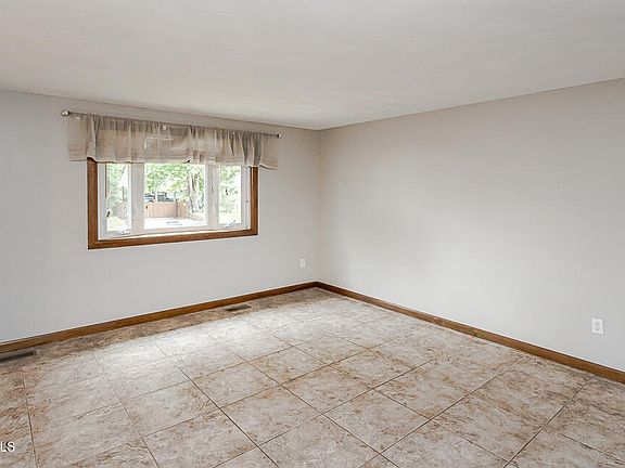 3rd image of 5034 Kitchener Dr